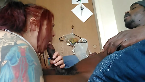 Amature redhead makes her boyfriend's big black toes curl