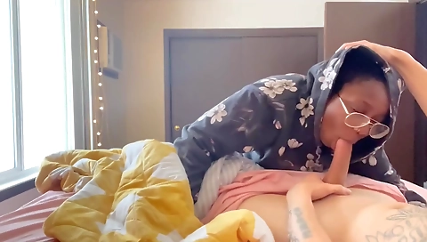 Ebony mature woman with a long bra is having an amazing cutie vid