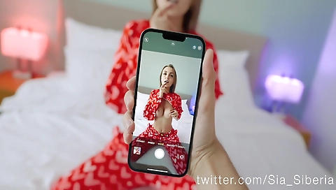 Blonde with a big booty has an amateur creampie vid