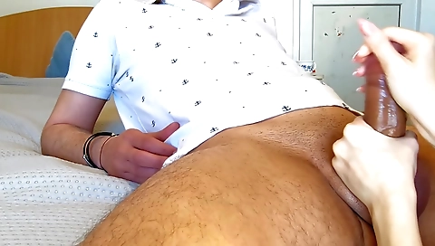 Hot amateur brunette gets her pussy pounded by a big cock