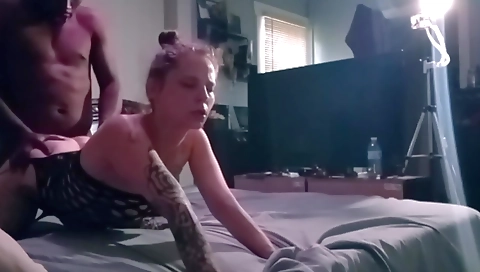 Amateur brunette with a sexy body was too sexy for the live